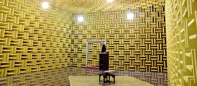隔音室；聽(tīng)音房、防音室；全消聲室、半消聲室、消音室、半消音室、無(wú)響室、消音房、消聲房、防聲室、防音室、隔音罩；